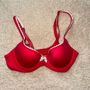 Victoria’s Secret “Body By Victoria” Lightly Lined Demi Bra 32B